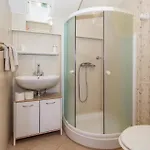 아파트 Cozy In With Wifi 카스타브