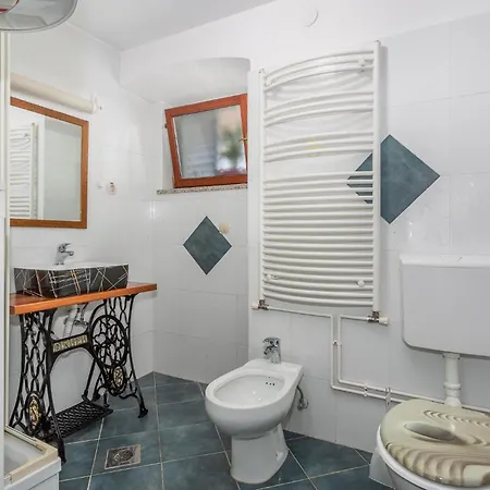 Gorgeous In With Kitchen