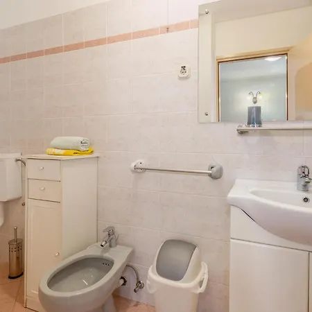 4 Bedroom Awesome In * Kastav