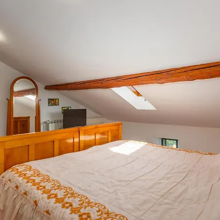 Apartman Gorgeous In With Kitchen
