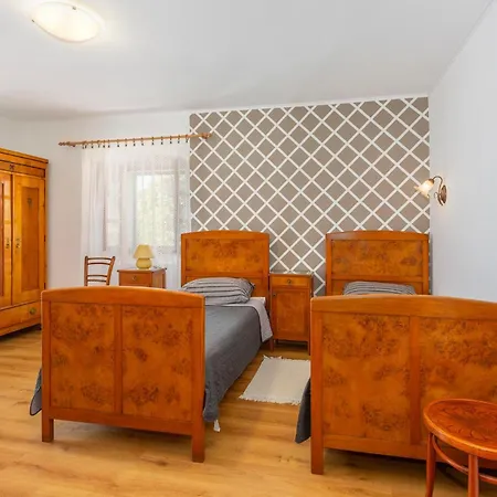 Apartman Gorgeous In With Kitchen