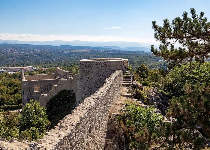 4 Bedroom Awesome In Kastav