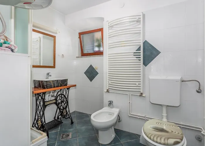 4 Bedroom Awesome In