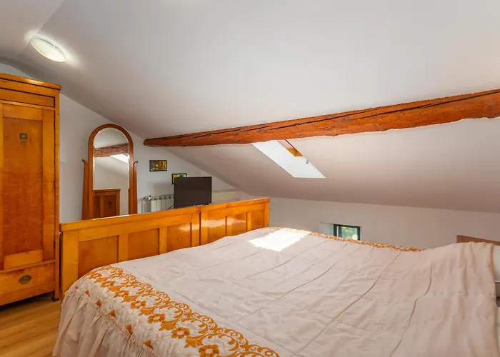 Appartement 4 Bedroom Awesome In
