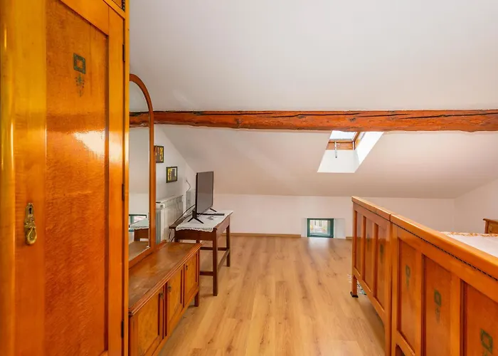 Appartement 4 Bedroom Awesome In *