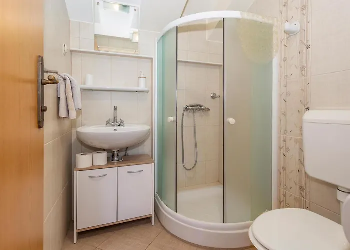 Appartement 4 Bedroom Awesome In Kastav
