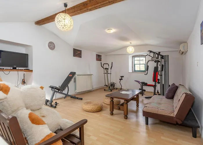 4 Bedroom Awesome In * Kastav