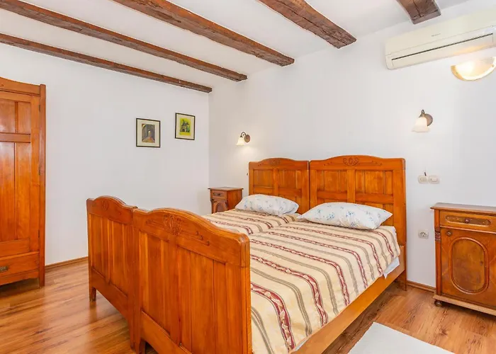 4 Bedroom Awesome In * Kastav